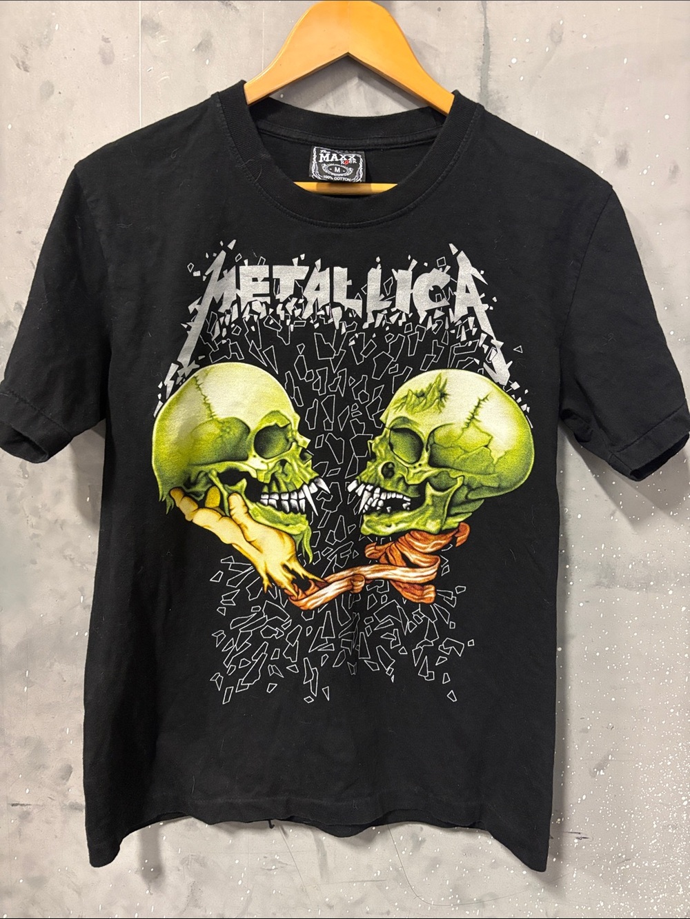 Black Short Sleeve Graphic Tee with Green Skull Design Metallica